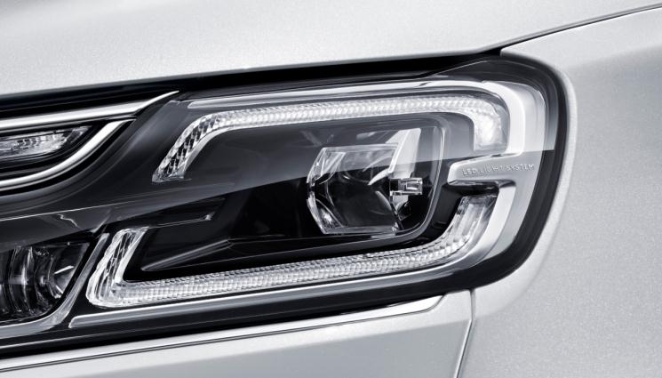 巴斯特的极致天窗工艺新葡京网上赌场遇见伟(图9)