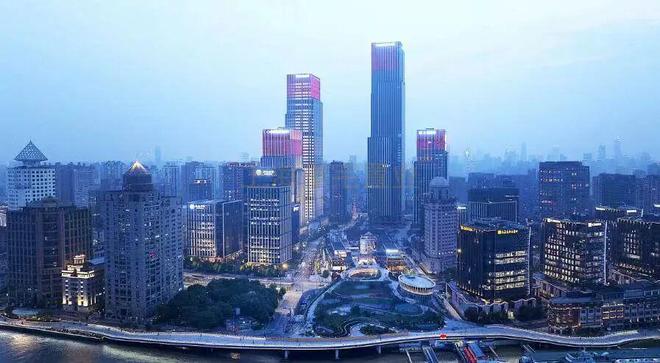 布：外滩天幕1715引领都市豪宅生活！澳门新葡京@外滩天幕1715售楼处发(图5)